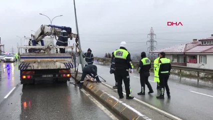 Sakarya Kazada Kapısı Açılan Araçtan Düşüp Öldü