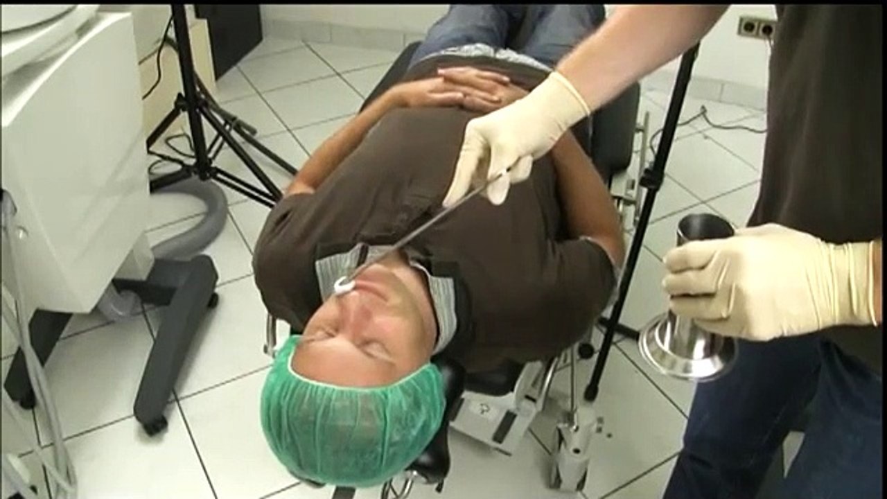 für Zahnärzte: Steriles waschen vor Operationen