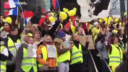 Gilet gialli: primo corteo di donne in Francia
