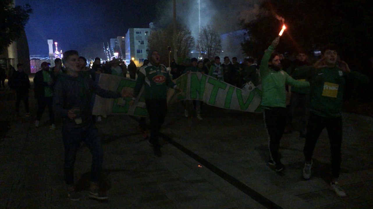Les supporters de Pontivy arrivent à Lorient