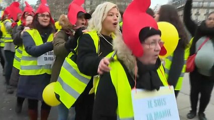اولین راهپیمایی زنان «جلیقه زرد» در فرانسه