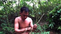 Primitive Technology- Make sandals from forest wire