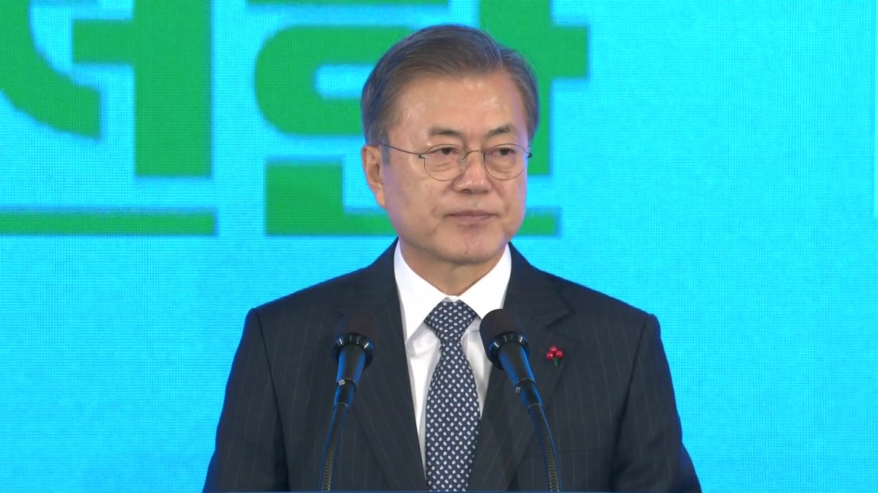 文 대통령 국정 지지도 소폭 반등...긍정 46.4%·부정 48.2% / YTN