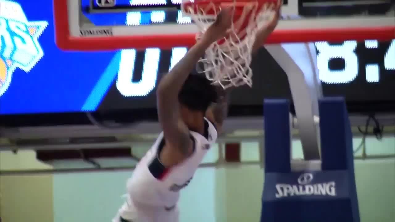 Devin Robinson slams it home