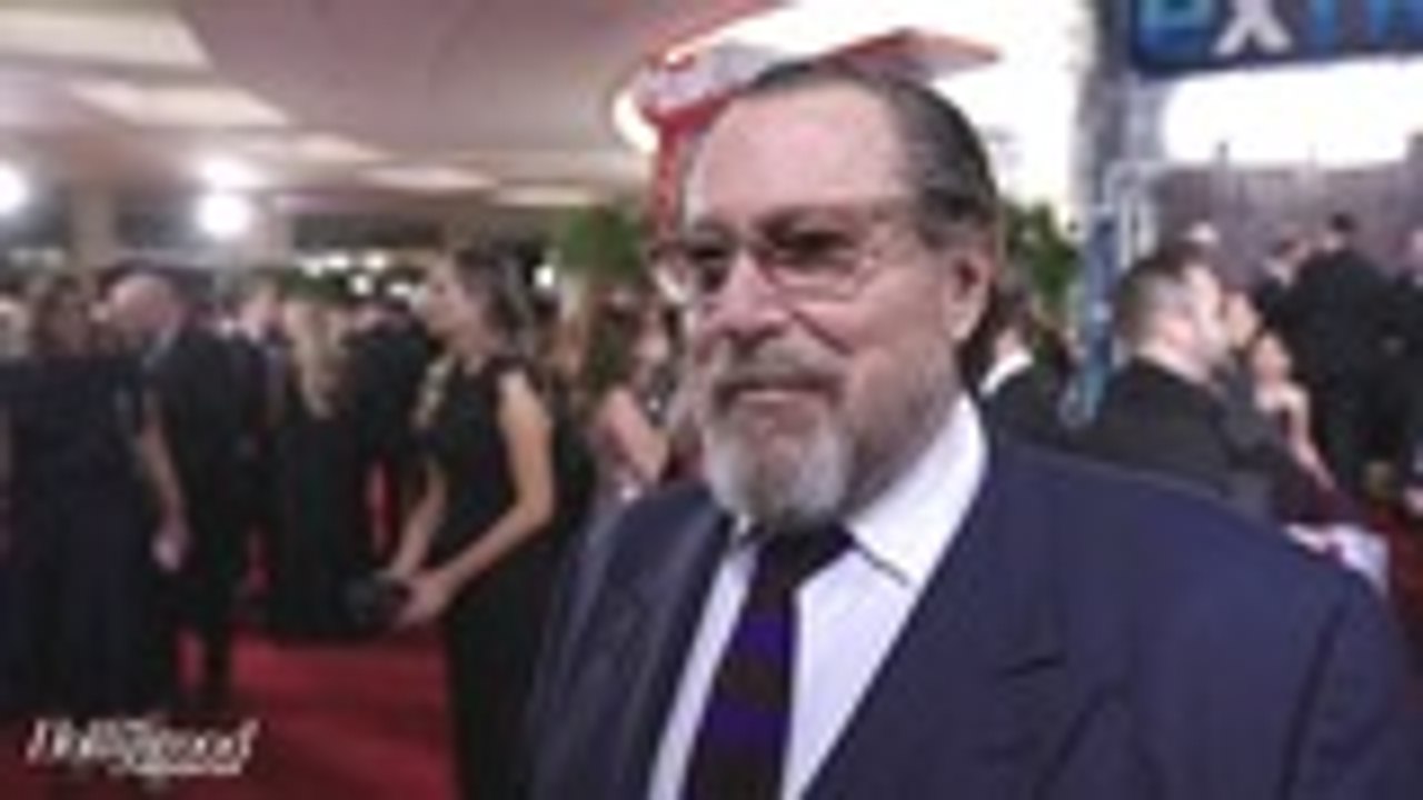 'At Eternity's Gate' Director Julian Schnabel Talks Working with Willem Dafoe | Golden Globes 2019