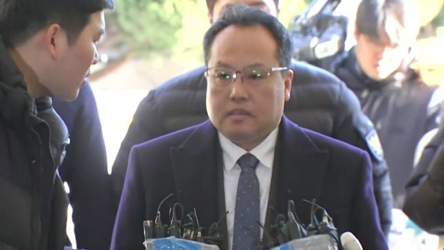 '상습 폭행' 송명빈 재출석... 피해자가 죄 감추려 폭행 유도 / YTN