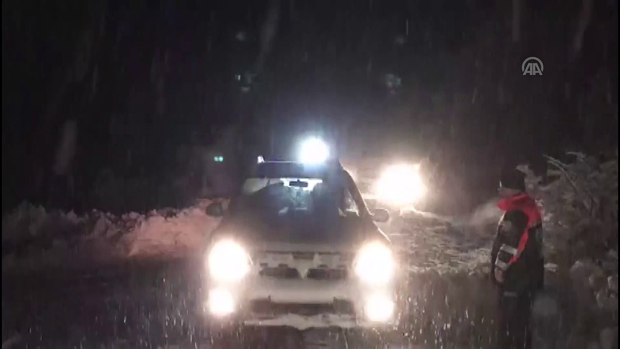 Yaylaya giden 4 kişi karda mahsur kaldı - TOKAT