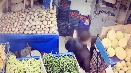 Manavdan hırsızlık anı güvenlik kamerasında - BURSA
