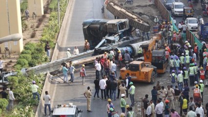 News Alert: Horrifying moment as crane topples inches away from motorists in Pune