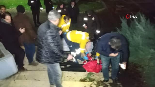 Genç Kadın Parkta Tabancayla Vurulmuş Halde Bulundu