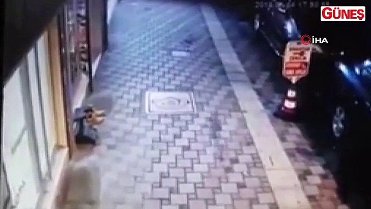 Esenler'de telefon hırsızı kameralara yakalandı