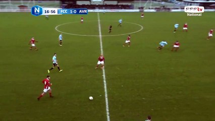 Encore un bon centre de DOUCOURE mais bien repoussé par la défense d'Avranches.