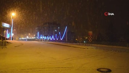 Şuhut Beyaza Bürüdü