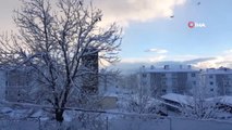 Tatvan'da Yoğun Kar Yağışı Kenti Beyaza Bürüdü... Kar Kalınlığı Yarım Metreyi Buldu