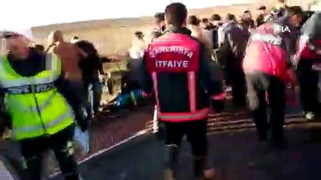 Öğrenci sevisi ile işçi servisi çarpıştı Ölü ve yaralılar var