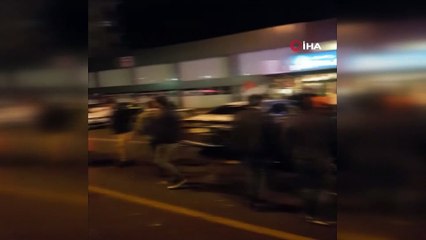 Saniyelerle kamyonetin altında kalmaktan böyle kurtuldular