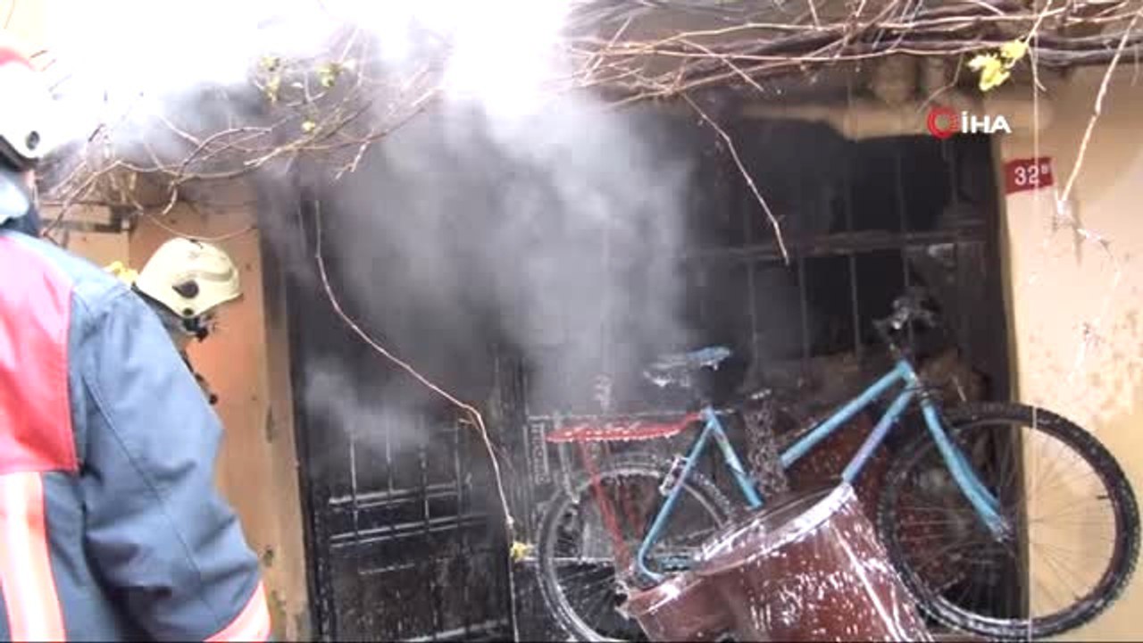 Yangından Çöp Ev Çıktı
