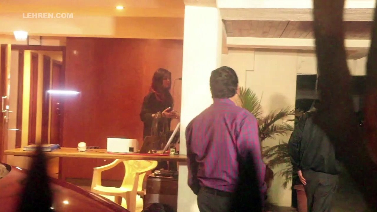 Abhishek,  Aishwarya Rai Bachchan & Sussanne Khan Pay Sonali Bendre A Visit