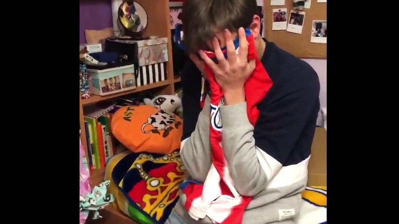 La Emoción de un Aficionado del Sporting al Recibir sus Regalos de Reyes
