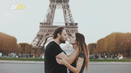 These Valentine's Day Gifts Will Spark Wanderlust For Any Traveling Couple