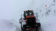 Sincik-Malatya karayolu yoğun kar yağışı nedeniyle ulaşıma kapandı