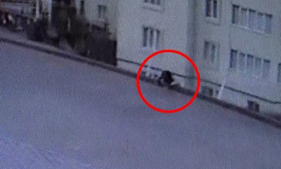 İstinat duvarı çöktü, kadın asılı kaldı