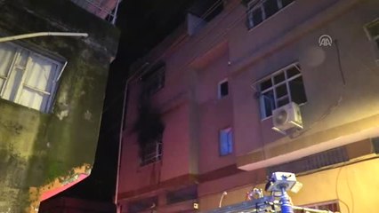 Mumdan Çıkan Yangında Ev Sahibi Dumandan Etkilendi