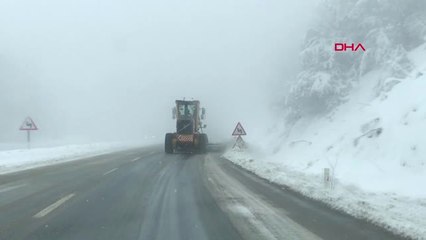 Zonguldak'ta Kar 80 Köy Yolunu Ulaşıma Kapattı