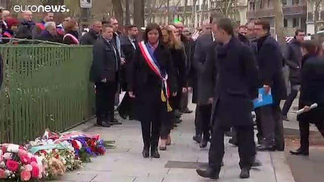 A merényletek áldozataira emlékeztek Párizsban