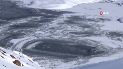 Yüksekova'daki Dilimli Barajı Dondu