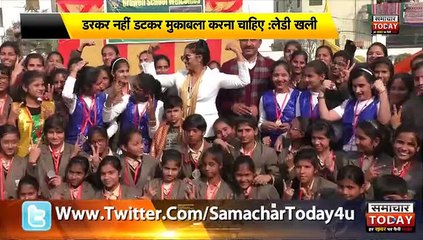 सुनिए लेडी खली @ दबंग बहू की लड़कियों को नसीहत