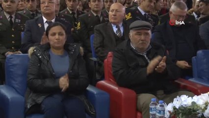 Demokrasi Üniversitesinin Ödül Töreninde Duygusal Anlar