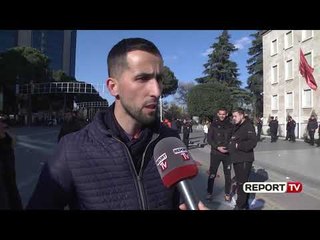 Studentët mbyllin protestën para Kryeministrisë: Do rikthehemi sërish nesër