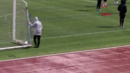 Spor Beşiktaş Dolu Yağışı Altında Çalıştı