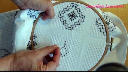 Servilleta para tortillas redondo o panera modelo 1 y 2 . y mi "Puntada " politica y misteriosa