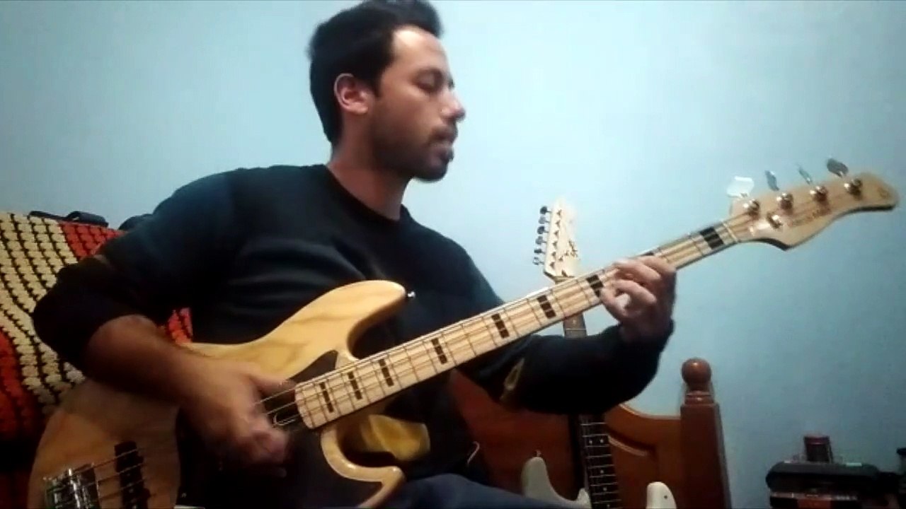 Feliz año nuevo a todos y buen groove.