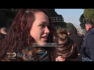 Fillon sërish protesta e studentëve: Larg politika!  - Top Channel Albania - News - Lajme