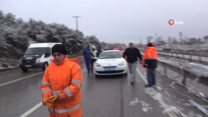 Tải video: - Alüminyum yüklü kamyon devrildi, Orhangazi-Bursa yolu bir süre trafiğe kapandı