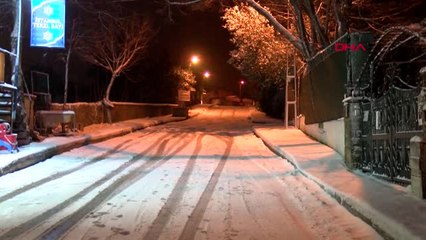 İstanbul'da Kar Yağışı Gece de Etkili Oluyor