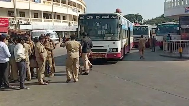 Bharat Bandh 2019 : Nationwide Bandh on Jan 8-9 By Trade Unions | Oneindia Telugu