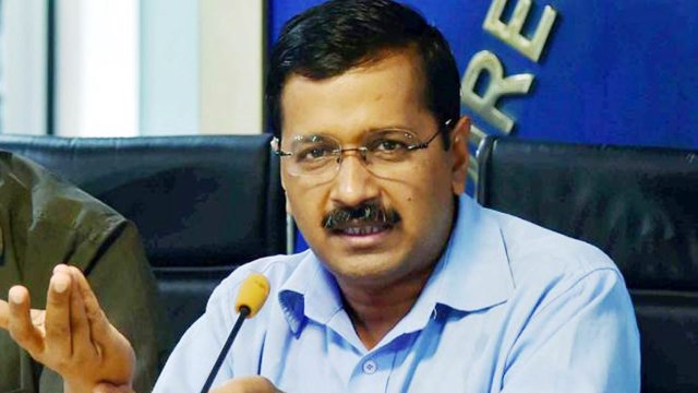 Alok Verma पर Supreme Court के फैसले से खुश Kejriwal, PM Modi पर बोला हमला | वनइंडिया हिंदी