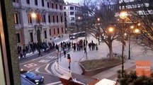 Okupas tratar de irrumpir en el Parlamento de Navarra tras el desalojo