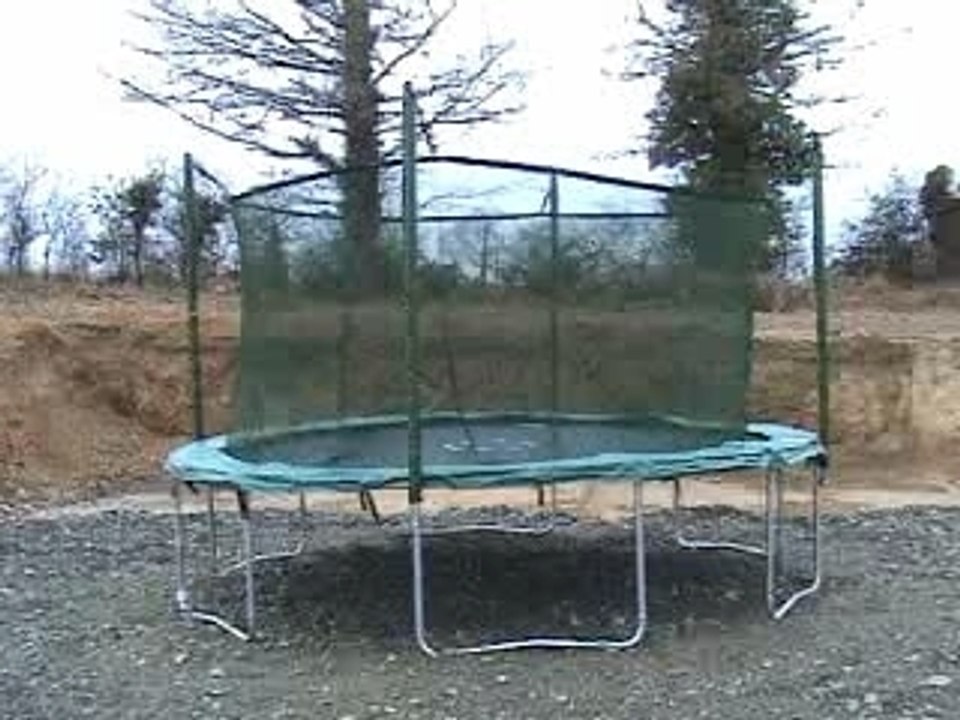 Montage filet trampoline