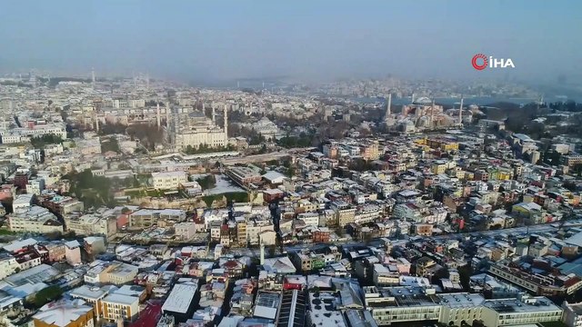 Beyaza bürünen Sultan Ahmet Camii ve Ayasofya Kendine hayran bıraktı