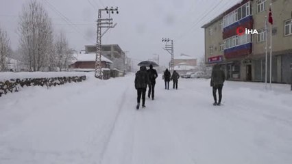 Muş'ta Yoğun Kar Yağışı Nedeniyle Okullar Tatil Edildi