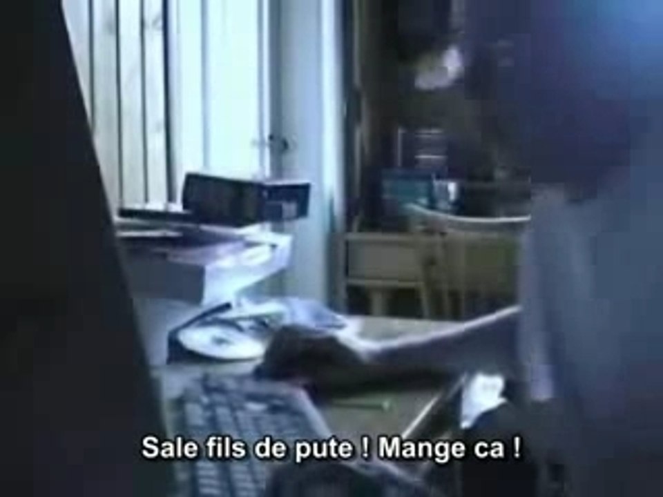 Enfant trés enervé par son ordi mais trés amusant