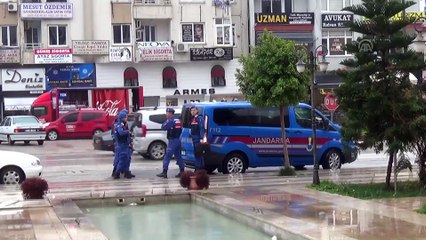 Anne ve babasını öldüren zanlı adliyede - MERSİN