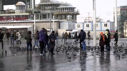 Kar yağışı Beyoğlu'nda güzel görüntüler oluşturdu - İSTANBUL