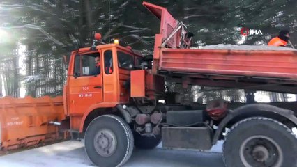 Kazdağları'nda kar yağışı hayatı olumsuz etkiliyor