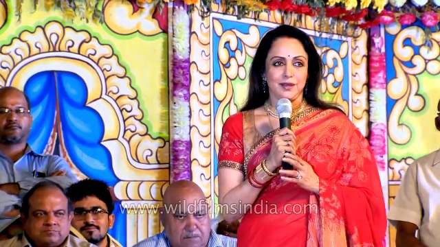 Bollywood cine star Hema Malini at Luv kush Ramlila in Lal quila maidan